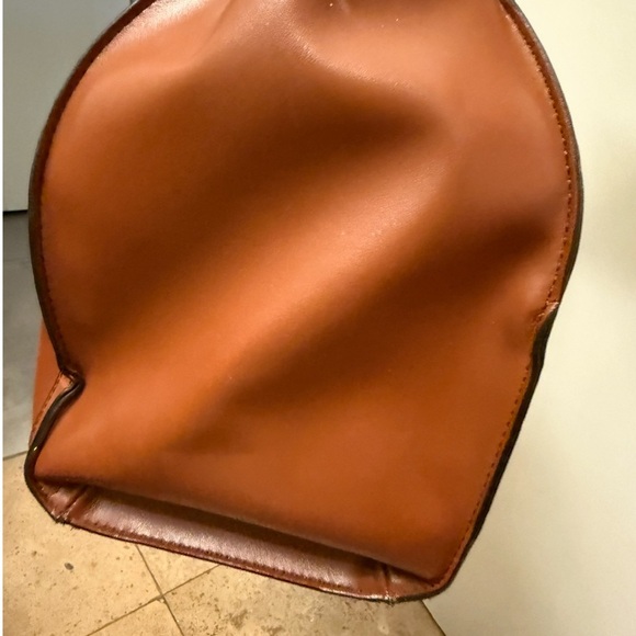 Boho chic embossed leather Top Handle Bag in shades of brown with gold hardware - Picture 5 of 16